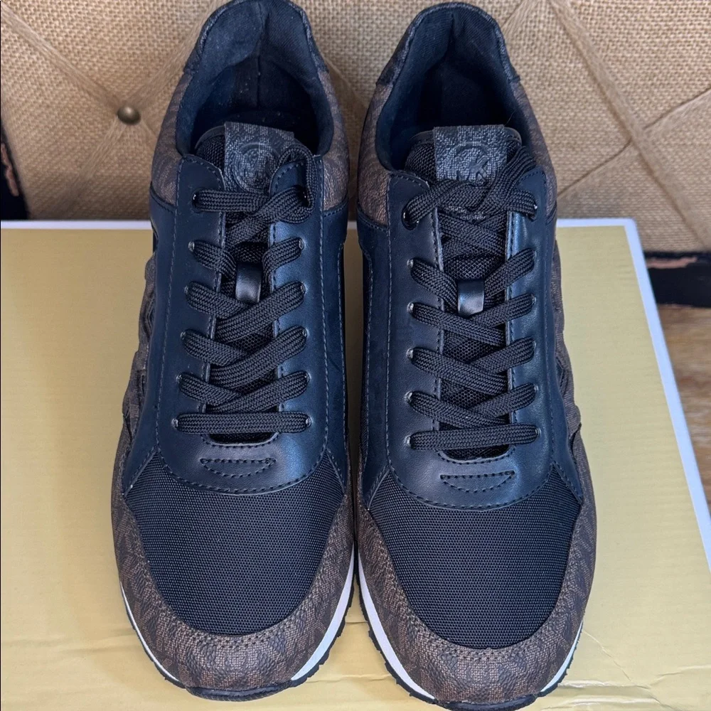 Michael Kors Sneakers Black & Brown w/‎ Gold Detail in Size 9M New in Box